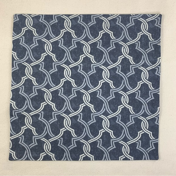 Pair P Kaufmann Waverly Gray Fretwork Geometric Lattice Trellis Pillow Covers - Picture 5 of 9